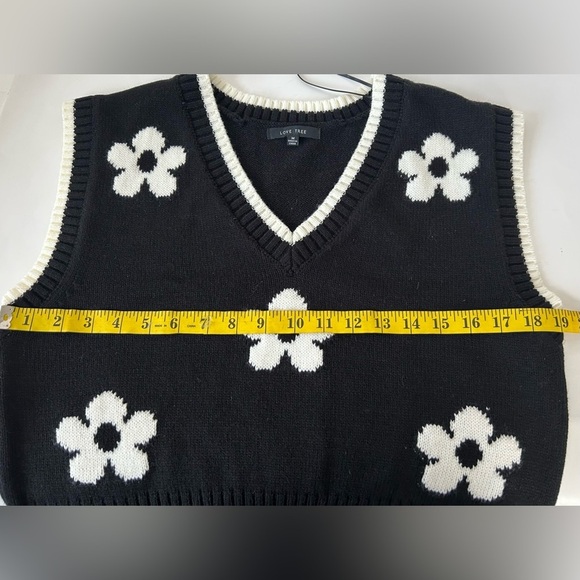 NWOT SUMMER DAISY KNIT TANK. Sz. M. VERSATILE, LIGHTWEIGHT, STYLISH. - Picture 5 of 8